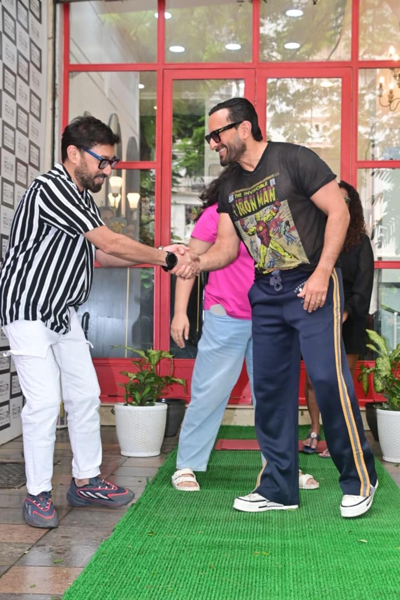 Known for his humble nature, Saif was seen greeting and exchanging a handshake with a person outside the salon.